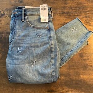 Hollister Curvy High-Rise Crop Super Skinny Jeans